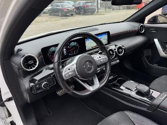 Mercedes A-klasse 200 163Pk Automaat AMG Pakket Pano Launch Edition Premium picture 8