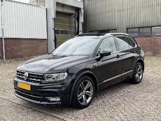 skadebil auto Volkswagen Tiguan 1.4 TSI 150PK Dsg R-Line Pano Nap Nederlandse Auto 2017/5