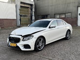 Voiture accidenté Mercedes E-klasse 220D 194Pk AMG Pakket Ambition Sfeerverlichting 2016/8