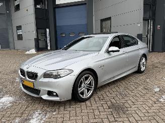 Schadeauto BMW 5-serie 520i M-Pakket NAP Nederlandse Auto! Schuifdak 2016/1
