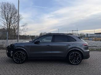 Porsche Cayenne 3.0 E-HYBRID 422Pk Pano Bose 360Camera Head-Up picture 4