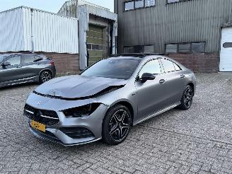 Schadeauto Mercedes Cla-klasse 250e AMG Pakket Pano Burnmester Sfeerverlichting 360Camera 2020/8