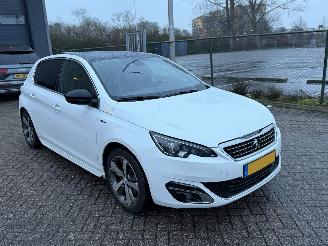 Damaged car Peugeot 308 1.2 PureTech Automaat Gt-Line Glasdak 2015/12