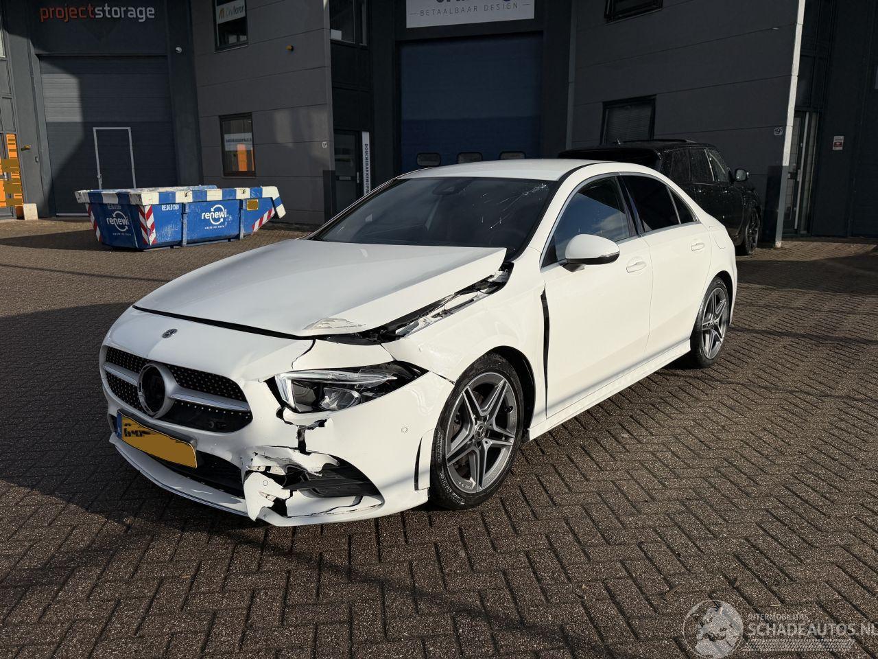 Mercedes A-klasse A200 AMG Pakket NAP Nederlandse Auto Sfeerverlichting