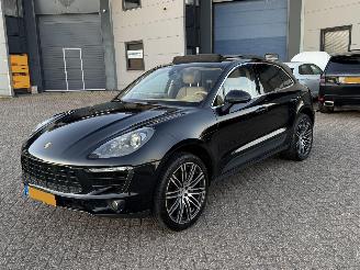Damaged car Porsche Macan 3.0D S 258Pk Pano Bose 2016/5