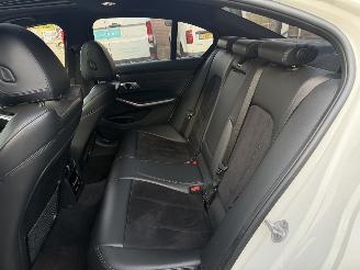BMW 3-serie 320D M-Pakket 360Camera Head-Up Schuifdak LaserLights picture 16