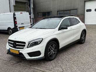 Auto incidentate Mercedes GLA 200 AMG Pakket NAP Nederlandse Auto! Pano 2014/9