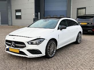 Schadeauto Mercedes Cla-klasse 220D Premium Plus Pano Sfeerverlichting 2020/3
