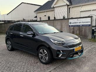 Schadeauto Kia e-Niro 64 KWh ExecutiveLine JBl Nap Nederlandse Auto 2020/4