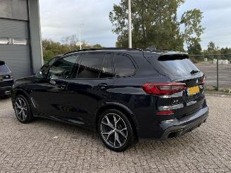 BMW X5 M50D 400Pk M-Pakket High Executive Pano Softclose picture 3
