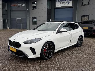 Voiture accidenté BMW 1-serie 120i M-Pakket NAP Nederlandse Auto! Pano Head-Up 360Camera 2025/11