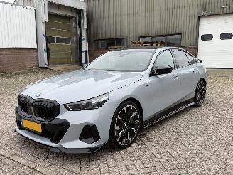 Vaurioauto  passenger cars BMW 5-serie 520i M-Pakket Individual Bowers&Wilkins 2024/2