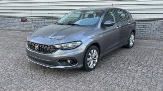 Vrakbiler auto Fiat Tipo Tipo (356H/357H), Hatchback, 2016 1.3 D Multijet II 16V 2017/1