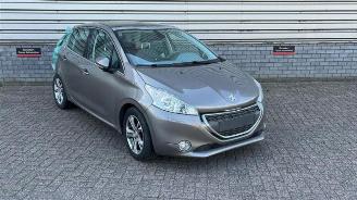 Salvage car Peugeot 208 208 I (CA/CC/CK/CL), Hatchback, 2012 / 2019 1.2 Vti 12V PureTech 82 2013/3