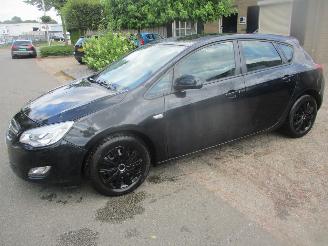Auto incidentate Opel Astra 1.4 BUSINESS EDITION AIRCO NAVI 2012/2