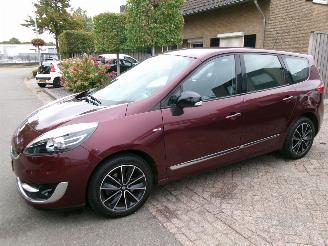 Schadeauto Renault Grand-scenic 2.0 I AUTOMAAT BOSE 7 PERSOONS CLIMA NAVI 2012/10