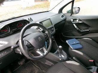 Peugeot 208 1.2 e-VTI STYLE AUTOMAAT 5 DEURS picture 14