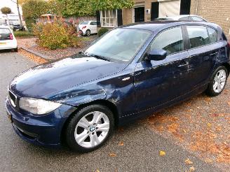 Schadeauto BMW 1-serie 116 I HIGH EXCUTIVE CLIMA 2011/2