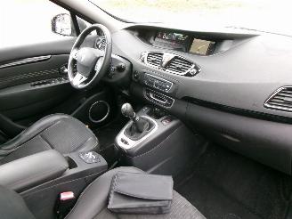 Renault Scenic 1.4 TCE BOSE CLIMA NAVI GEEN SCHADE picture 9