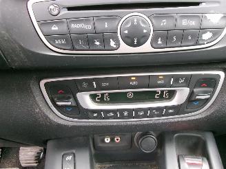 Renault Scenic 1.4 TCE BOSE CLIMA NAVI GEEN SCHADE picture 14