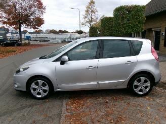 Renault Scenic 1.4 TCE BOSE CLIMA NAVI GEEN SCHADE picture 2