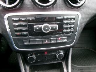 Mercedes A-klasse 180 AMBITION AIRCO NAVI picture 18