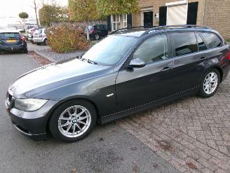 Schadeauto BMW 3-serie 318 I BUSINESS LINE CLIMA NAVI 2008/2
