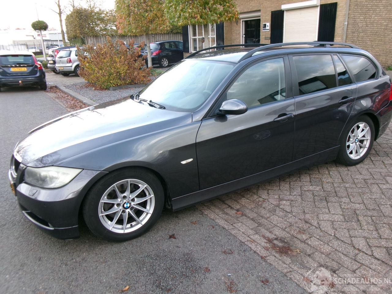 BMW 3-serie 318 I BUSINESS LINE CLIMA NAVI