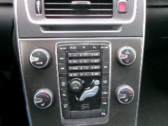 Volvo V-60 2.4 D6 AWD PLUG-IN HYBRID SUMMUM picture 20