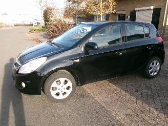 Damaged car Hyundai I-20 1.2I ACTIVEVERSION AIRCO 2010/1