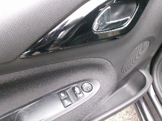 Citroën DS3 1.6 e-HDI SO CHIC CLIMA picture 13