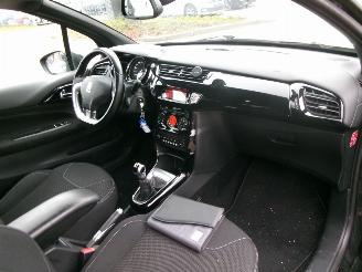 Citroën DS3 1.6 e-HDI SO CHIC CLIMA picture 12