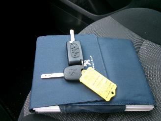 Peugeot Partner 120 1.6 HDI 75 PREMIUM PACK AIRCO NAVI picture 25