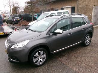 Vaurioauto  passenger cars Peugeot 2008 1.2 PURETECH ALLURE CLIMA NAVI 2015/6