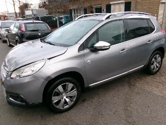 Damaged car Peugeot 2008 1.2  PURETECH  CROSSWAY 2014/10