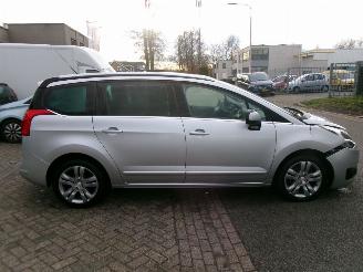 Peugeot 5008 2.0 HDiF EXECUTIVE 7 PERSOONS CLIM NAVI PANO picture 4