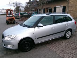 krockskadad bil auto Skoda Fabia 1.2 TDI AIRCO 2011/1