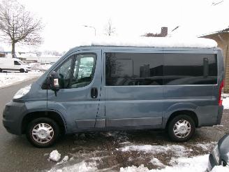 Peugeot Boxer 330 2.2 HDI PROFIT INVALIDE VERVOER picture 2