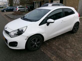 Schadeauto Kia Rio 1.2 CVVT LPUS PACK 2011/12