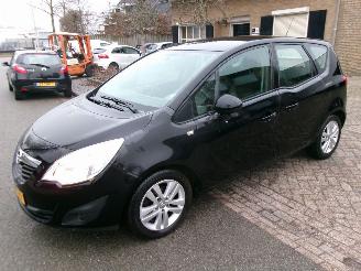 Vaurioauto  passenger cars Opel Meriva 1.4 EDITION 2011/7