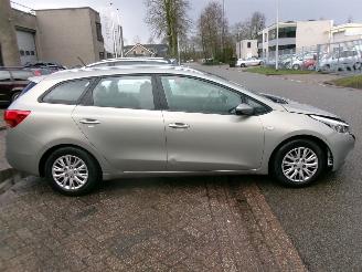 Kia Cee d 1.6 GDI COMFORTLINE SPORTSWAGON picture 5