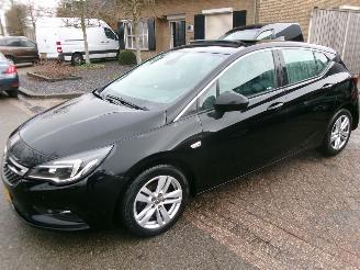 Schadeauto Opel Astra 1.6 CDTI ONLINE EDITION  CLIMA NAVI 2017/7
