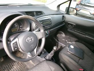 Toyota Yaris 1.3 VVT-I NOW AIRCO picture 12