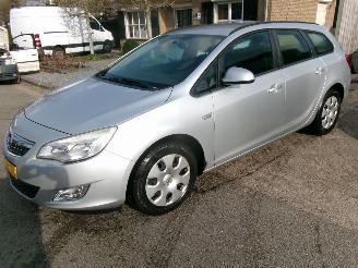 Avarii autoturisme Opel Astra 1.7 CDTI SPORTS TOURER 2011/1