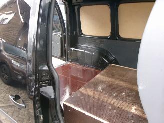 Volkswagen Caddy 1.6 TDI AIRCO NAVI picture 12