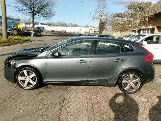 Volvo V-40 `1.6 T3 KINETIC picture 2