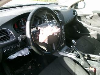 Volvo V-40 `1.6 T3 KINETIC picture 12