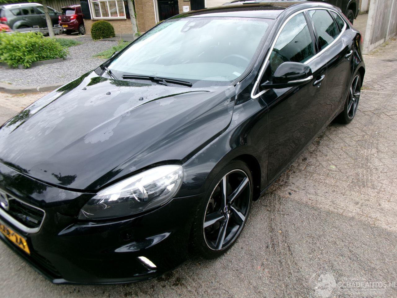 Volvo V-40 2.0 D4 R-DESIGN BUSINESS