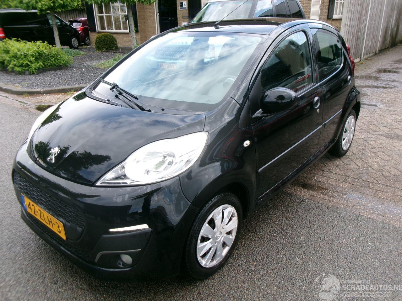 Peugeot 107 1.0 ACTIVE AIRCO 5 DEURS GEEN SCHADE