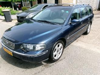 krockskadad bil auto Volvo V-70 2.4 D5 GEARTRONIC BLACK SAPPHIRE EDITION II 2004/1